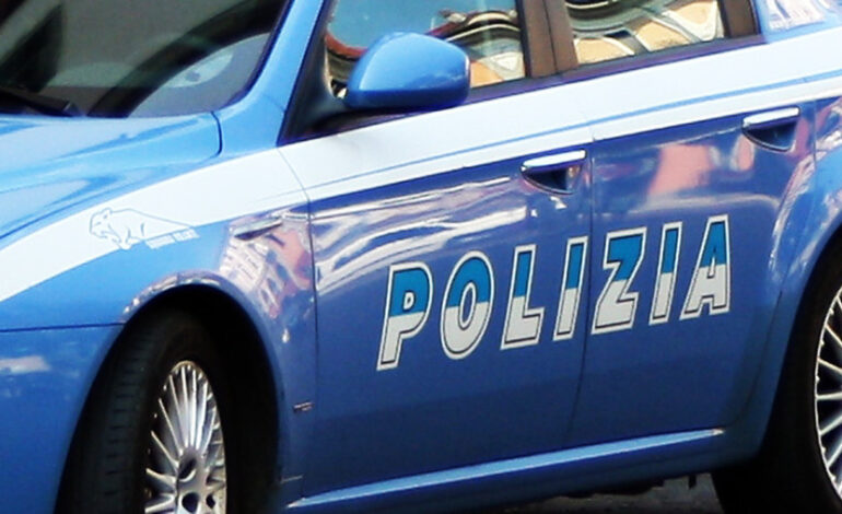 Auto in panne mentre trasporta cocaina. Spacciatore denunciato