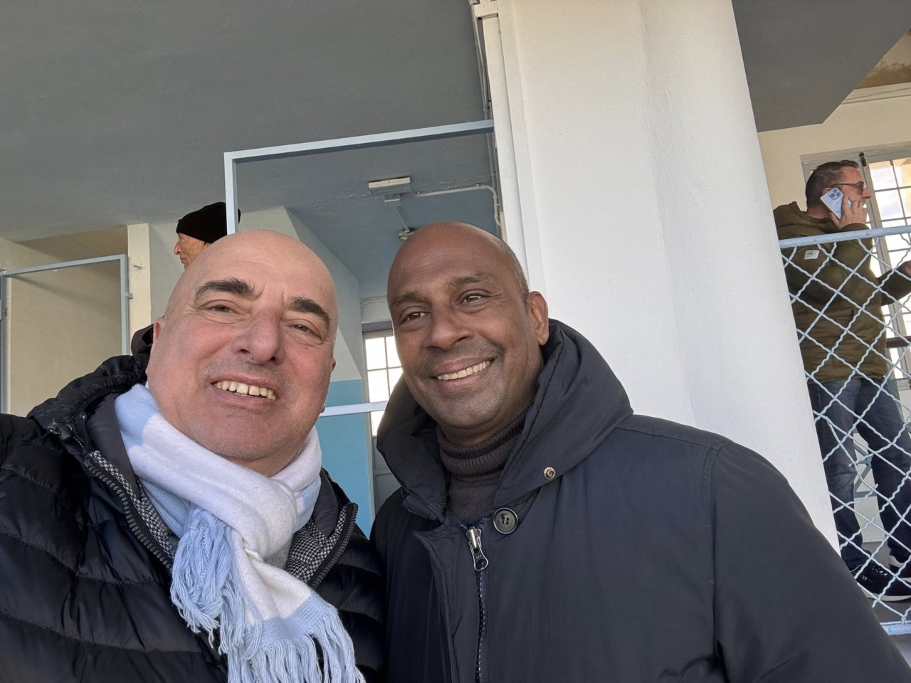 L’ex mezzala di Lazio e Inter Aron Winter in tribuna per assistere alla vittoria della Sanremese sul Vado