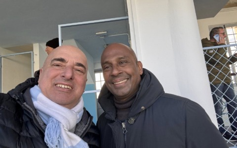 L’ex mezzala di Lazio e Inter Aron Winter in tribuna per assistere alla vittoria della Sanremese sul Vado