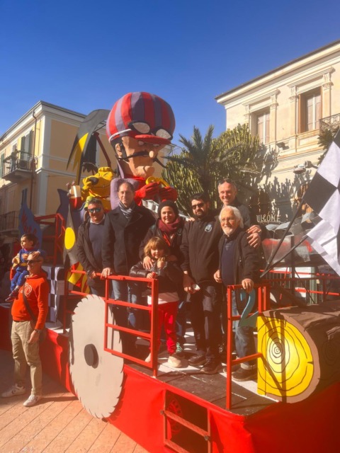Oggi il carnevale a Diano Marina, il sindaco in visita ai carri della sfilata