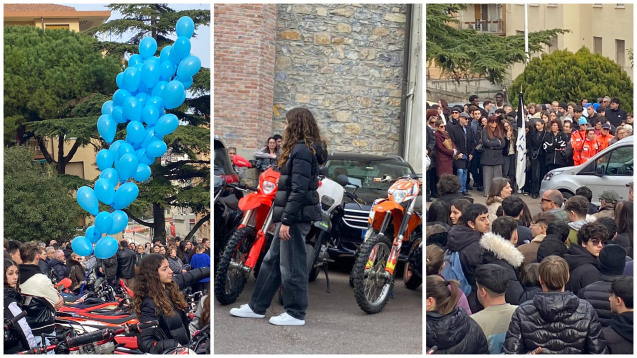 In mille per dire addio a Gabriele Capone, morto a 18 anni