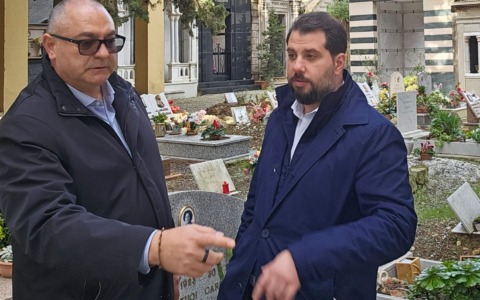 Esumazione straordinaria al cimitero di Vallecrosia