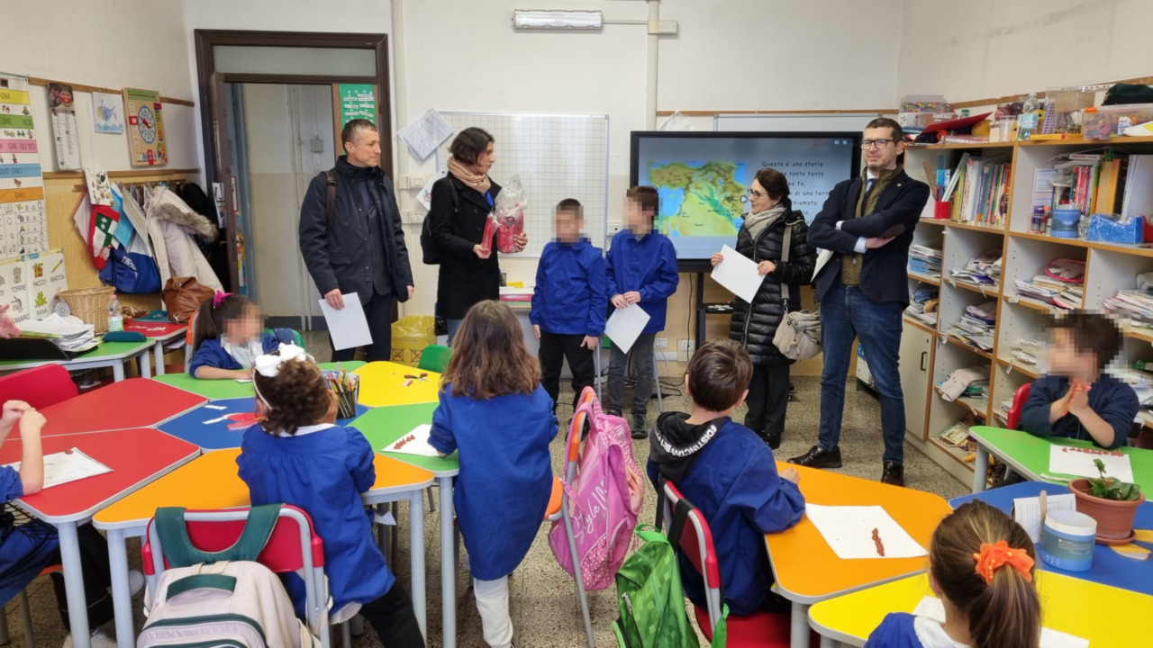 Consegnate alla scuola Rubino le bag contro lo spreco alimentare