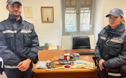 Spaccio in spiaggia, arrestato 21enne a Sanremo