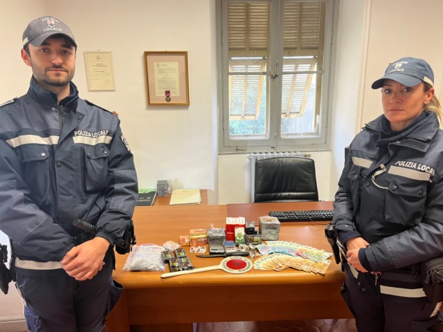 Spaccio in spiaggia, arrestato 21enne a Sanremo