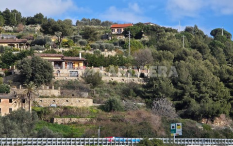 La morte della piccola Beatrice, il papà in carcere: “Sono disperato”