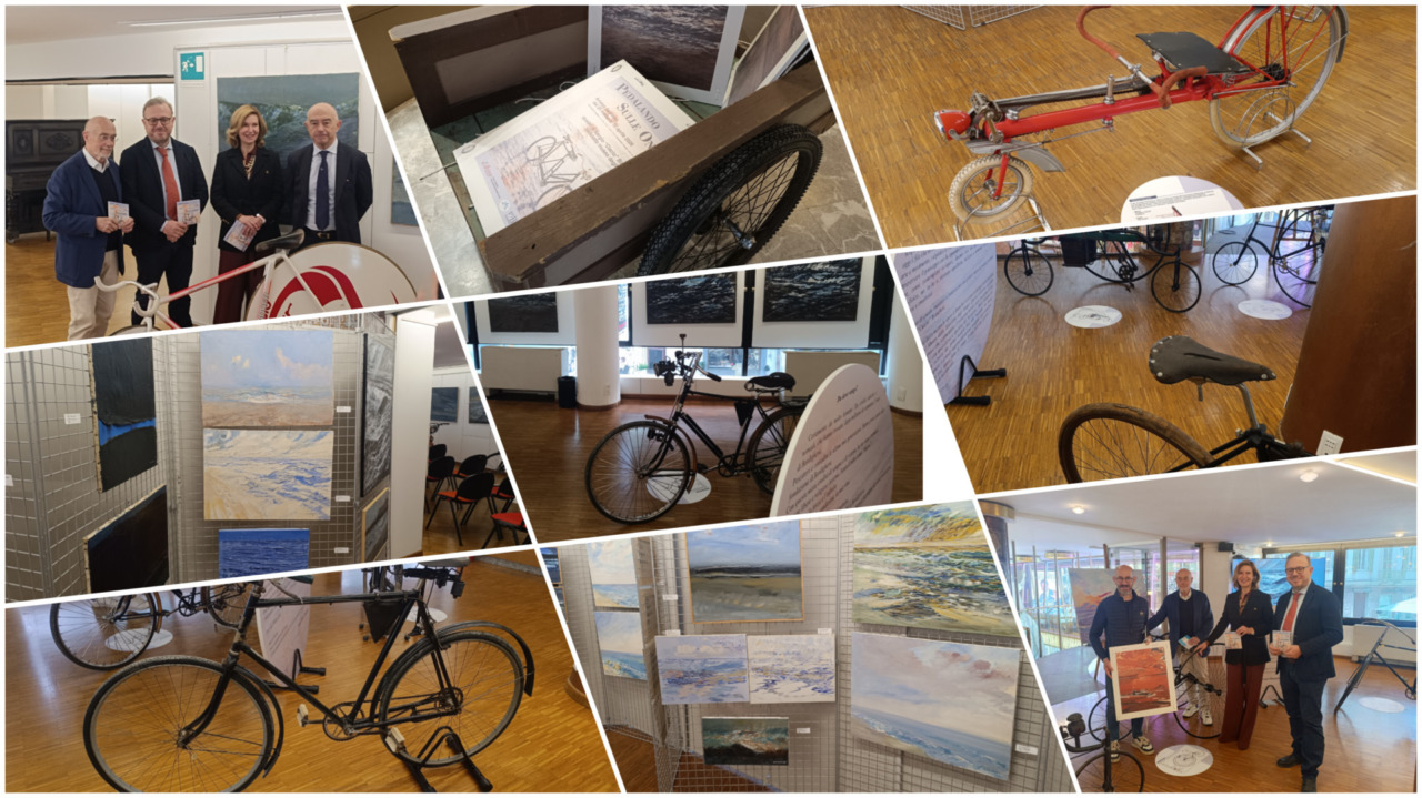 Bici, quadri e mare per la mostra “Pedalando sulle onde”