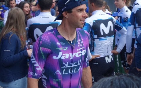 Brutto incidente per il campione di ciclismo Michael Mattews: soccorso dal 118 di Imperia