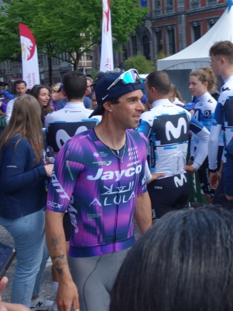 Brutto incidente per il campione di ciclismo Michael Mattews: soccorso dal 118 di Imperia