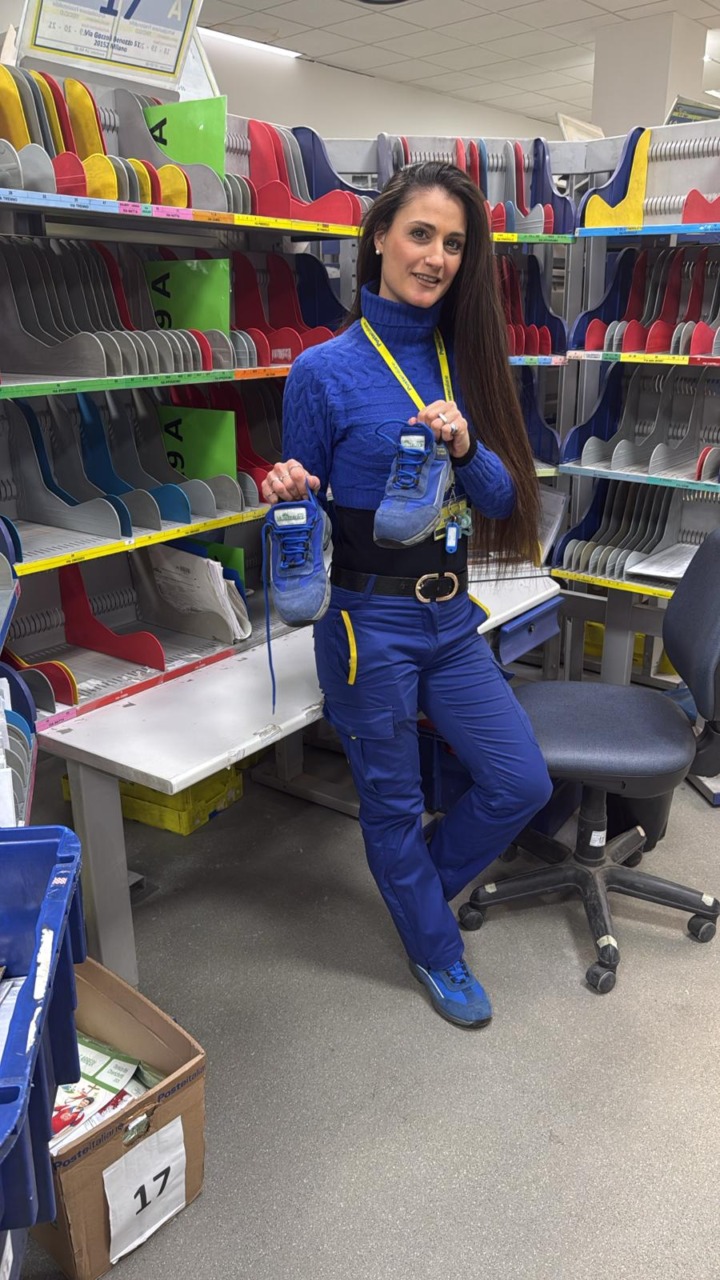 Le scarpe dei postini diventano pavimento antitrauma per bambini