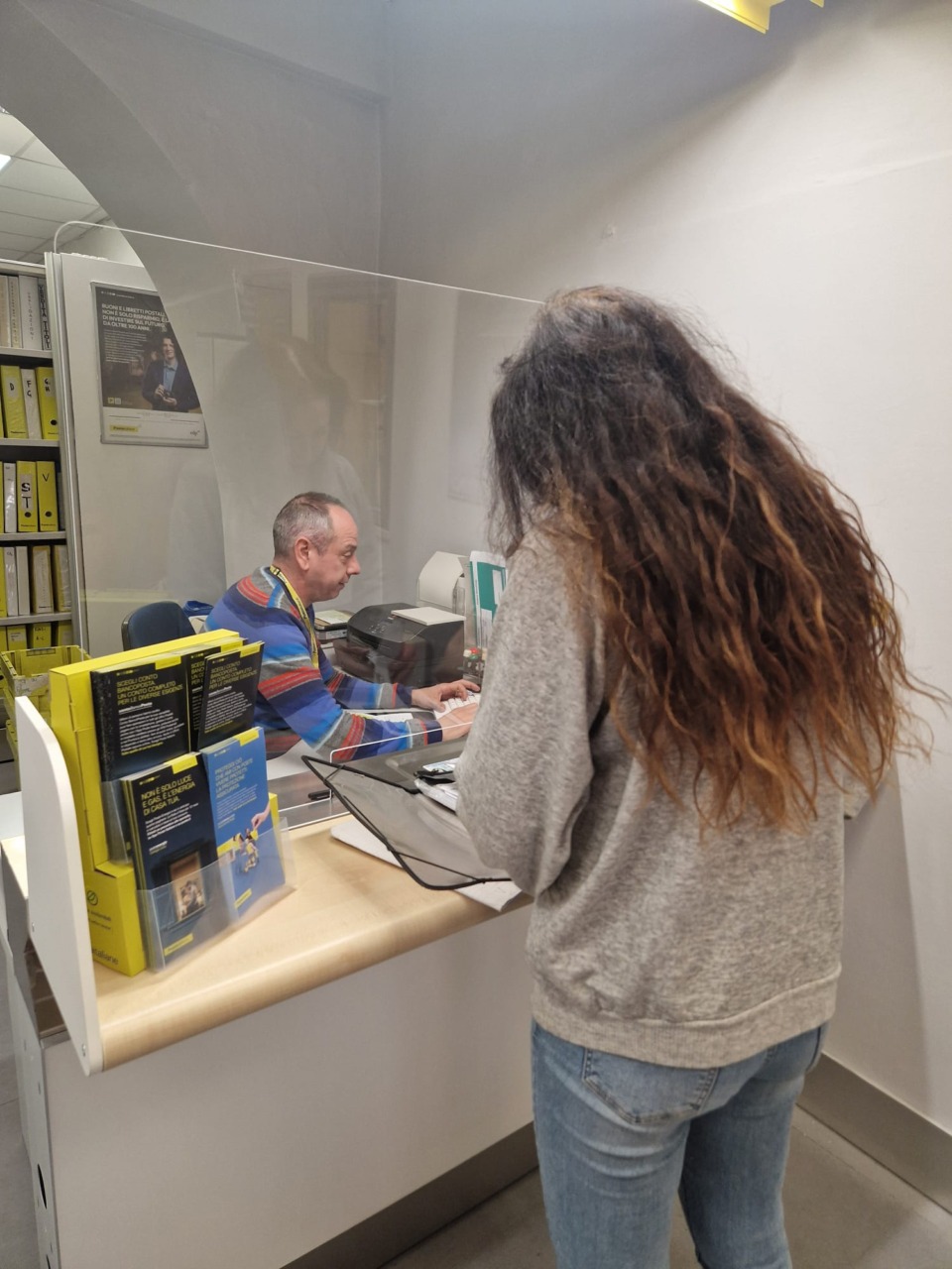 Riapre a Dolcedo l’ufficio postale rinnovato secondo il modello Polis