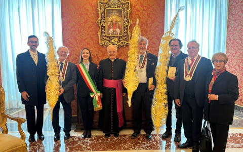 La Consigliera Anna Roberta Di Meco in Vaticano per la consegna dei Parmureli di Sanremo