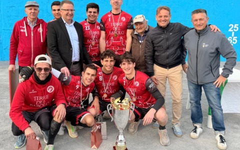 L’Albese trionfa nella Supercoppa Italiana di pallapugno a Imperia