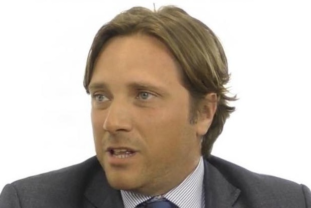 LA POLITICA IN CIABATTE – Da San Pietro a Valle Armea… sola andata