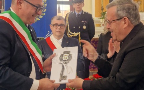 Al rettore maggiore dei Salesiani consegnata la cittadinanza onoraria del Comune di Vallecrosia