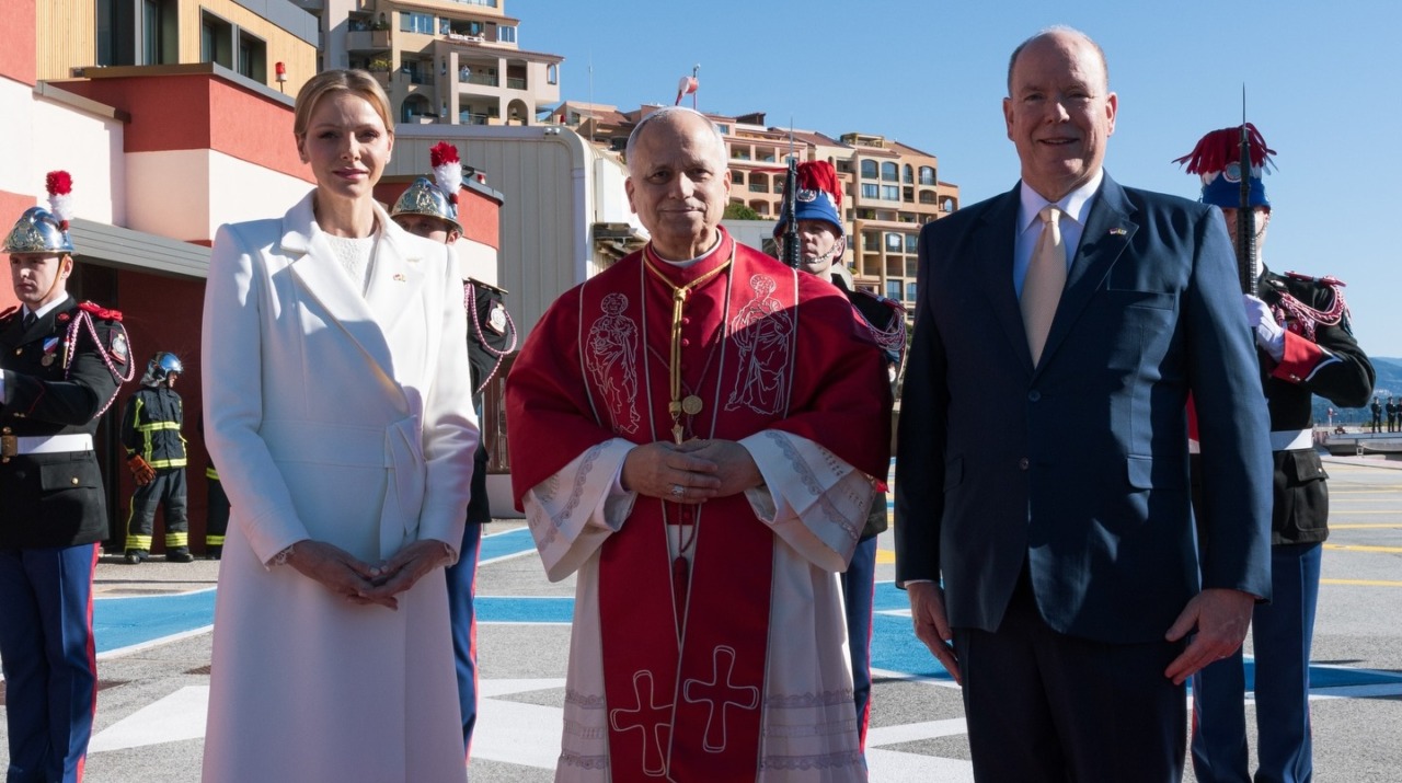 Il video dell’arrivo di Papa Leone XIV in elicottero a Montecarlo. Il suo primo discorso “monegasco”