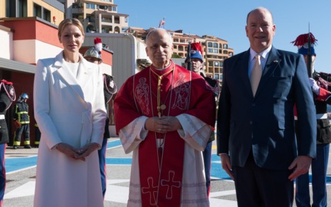 Il video dell’arrivo di Papa Leone XIV in elicottero a Montecarlo. Il suo primo discorso “monegasco”