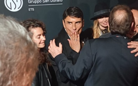 Sal Da Vinci festeggia fino a tarda notte