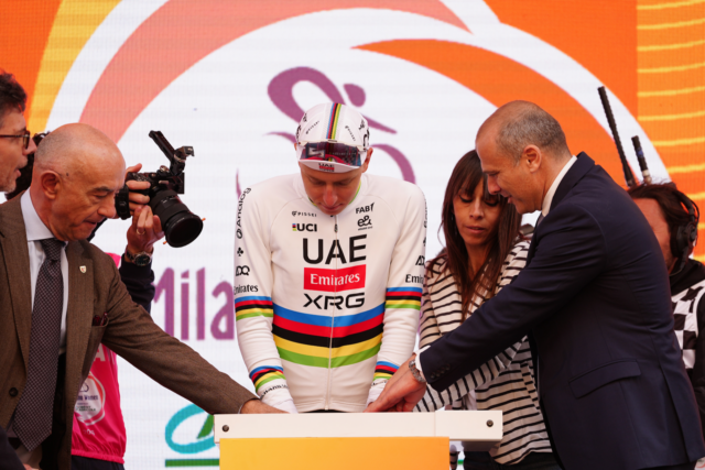 Che spettacolo Tadej Pogacar, rompe il tabù e mette il suo sigillo sulla Milano-Sanremo 2026