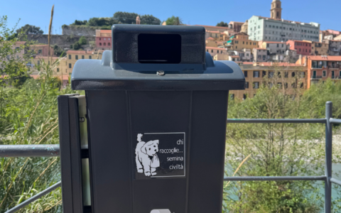 Nuovi cestini per le deiezioni canine  Ventimiglia
