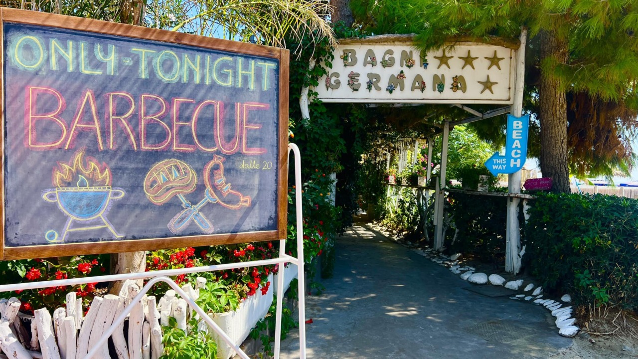 Lo sfogo (e le lacrime) di Raffaello Bastiani dei Bagni Germana di Arma: “Potrebbe essere la nostra ultima stagione con voi”