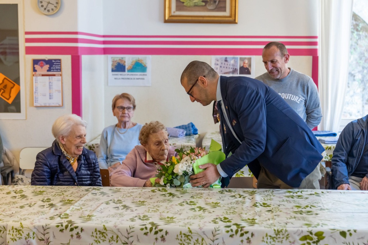 I 102 anni della verduriera di via Palazzo Angela Crespi