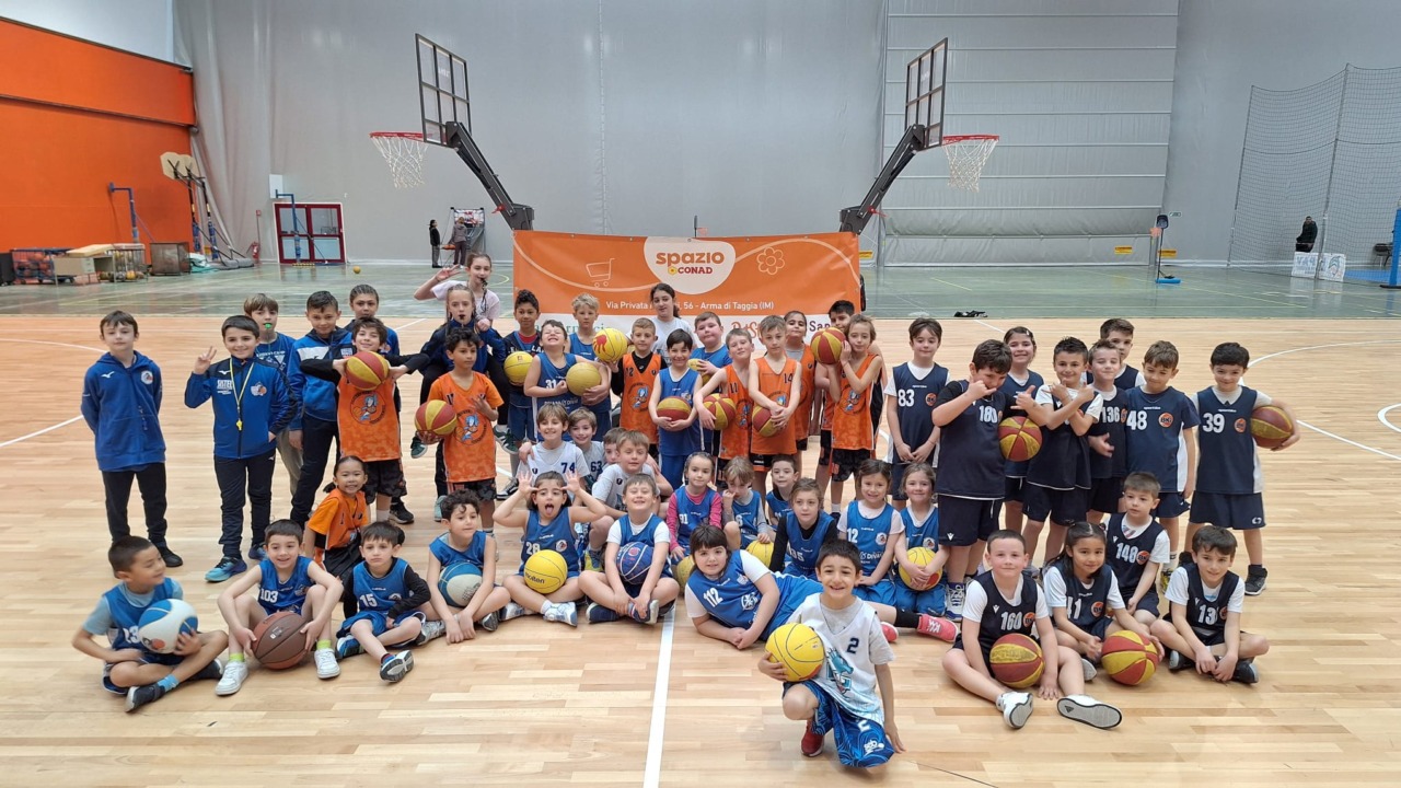 “Scoiattolandia” dell’Olimpia Basket al Mercato dei Fiori