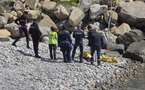 Pescatore sportivo trovato morto in mare a Bordighera