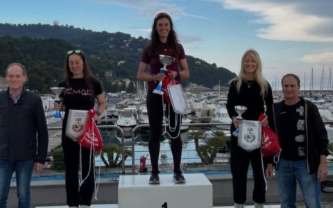 Per l’imperiese Vittoria Bergamini uno splendido oro nel triatlon ad Andora