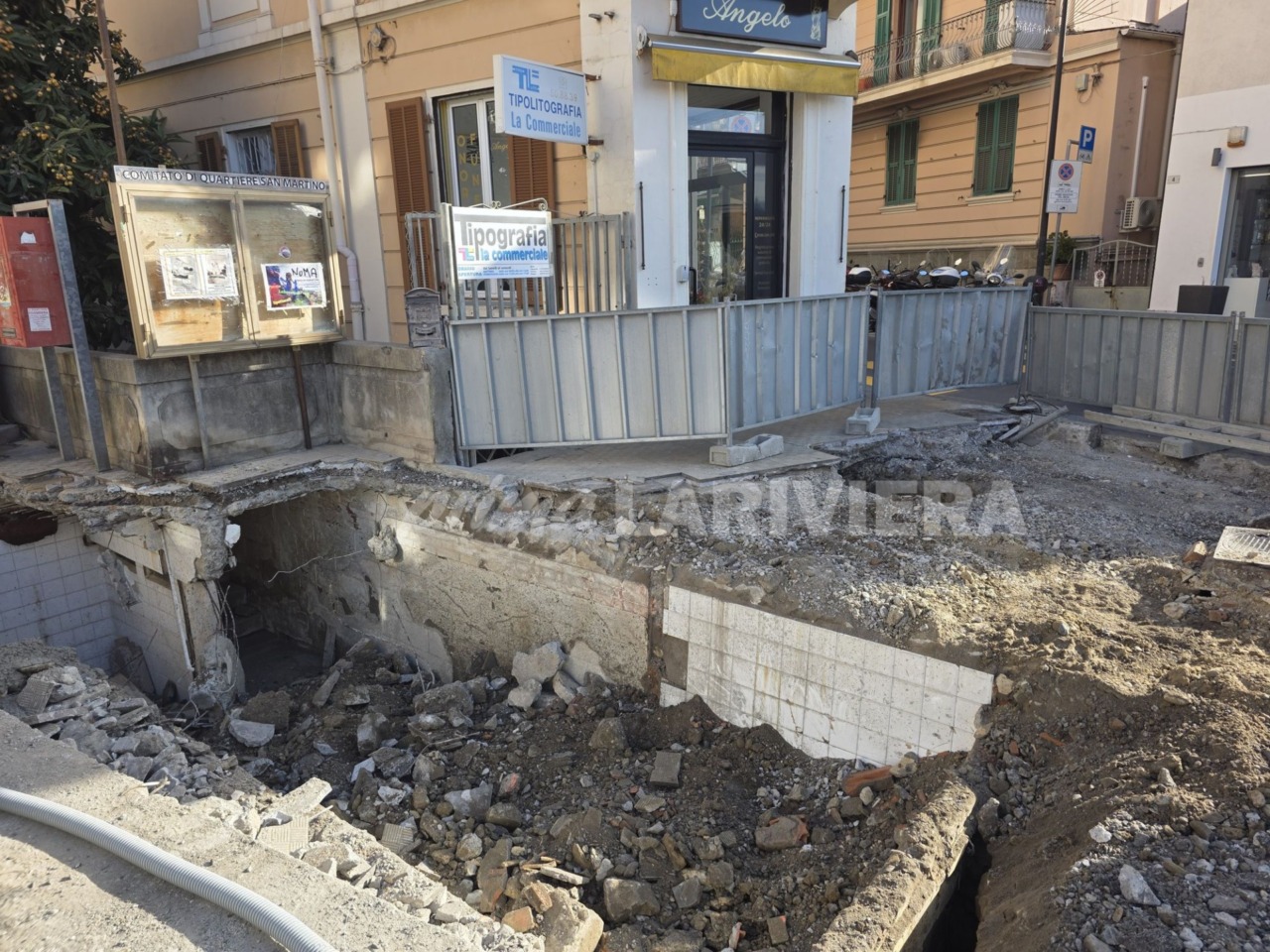 Dagli scavi della rotatoria di San Martino, riaffiorano dei bagni pubblici di cinquant’anni fa