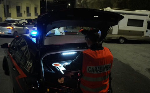 Liti domestiche con coltelli, risse e furti. Il lungo ponte di Pasqua dei Carabinieri