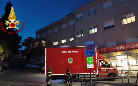 Spray urticante in ospedale, l’Asl: “E’ stata una persona in carico ai servizi sanitari”