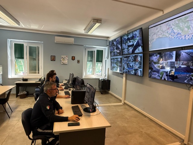 Sicurezza a Ventimiglia, inaugurata la nuova sala di videosorveglianza