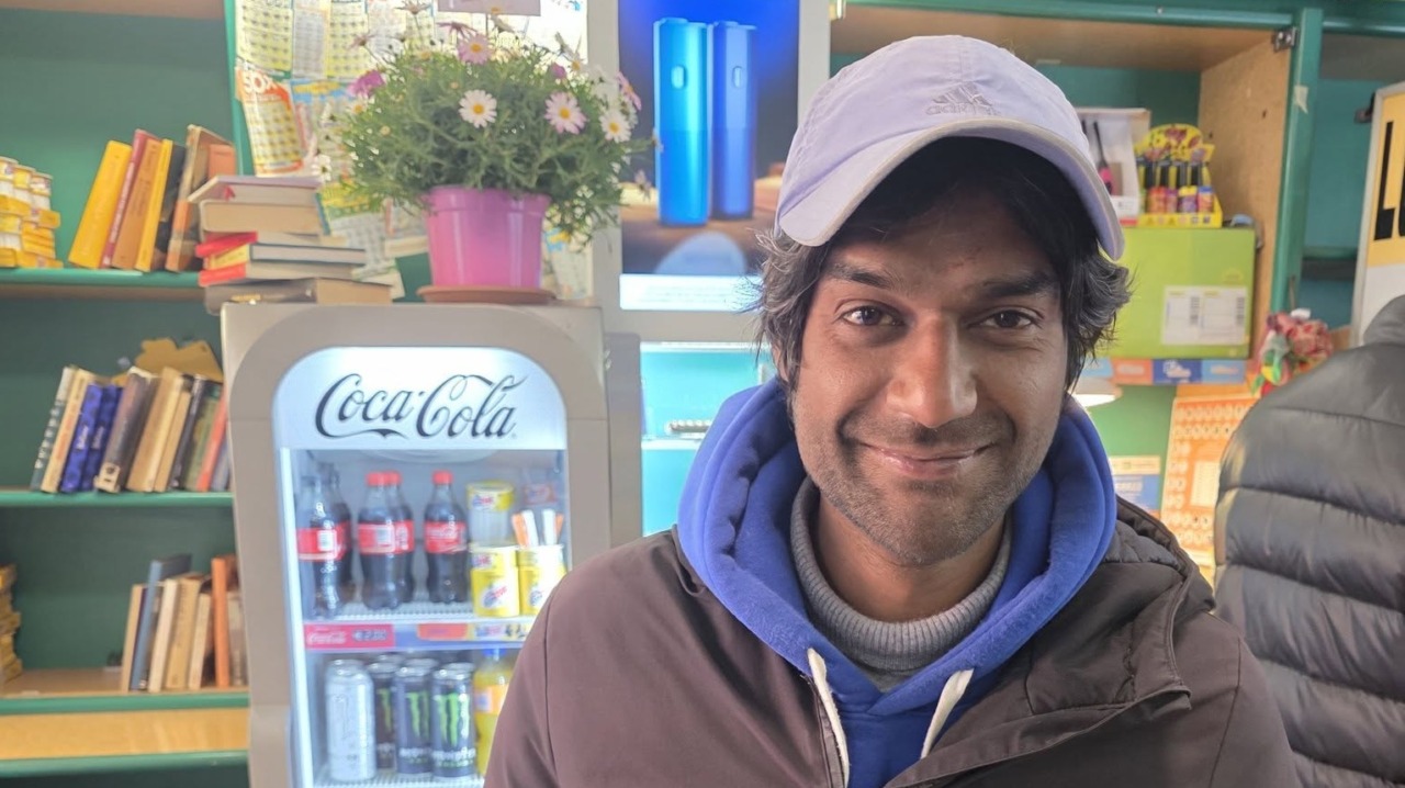 L’appello dell’ex agente Igor Cassini per Sham “derubato delle poche cose che aveva, cerca un lavoro”