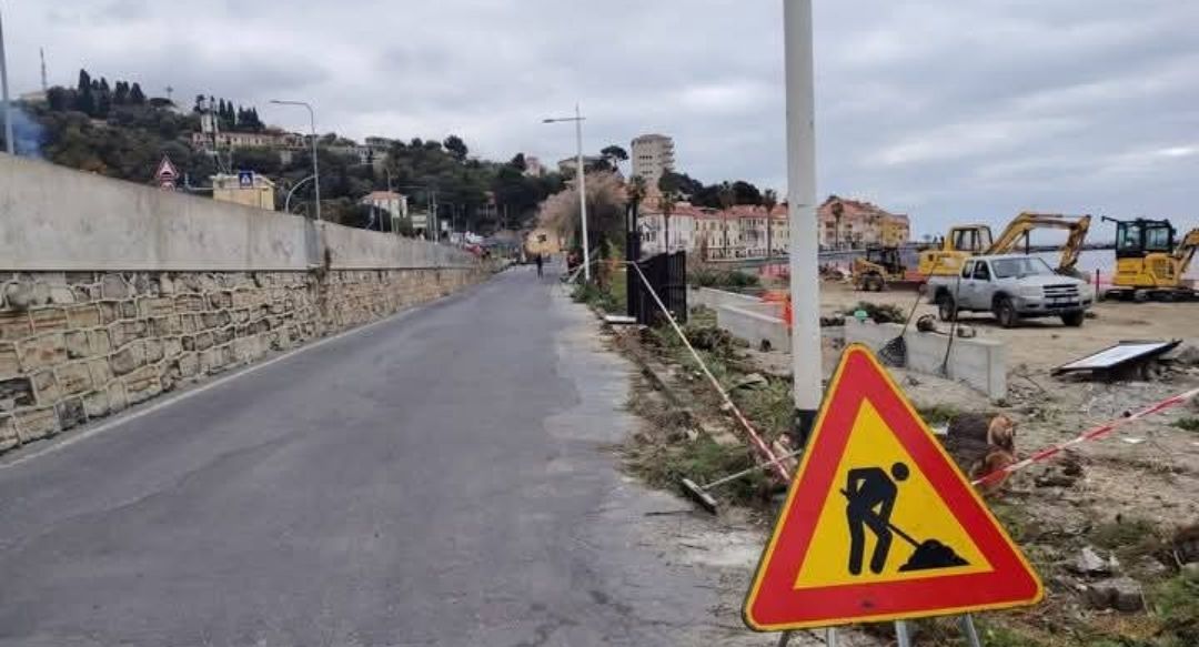 Scajola si getta nell’arena social dopo il taglio delle 12 tamerici a Borgo Prino