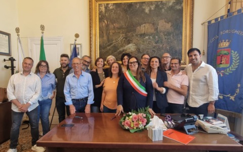 Marzia Baldassarre è ufficialmente sindaco di Bordighera. Stamattina il passaggio di consegne