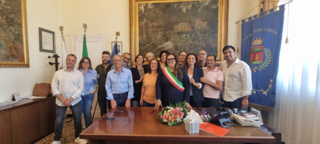 Marzia Baldassarre è ufficialmente sindaco di Bordighera. Stamattina il passaggio di consegne