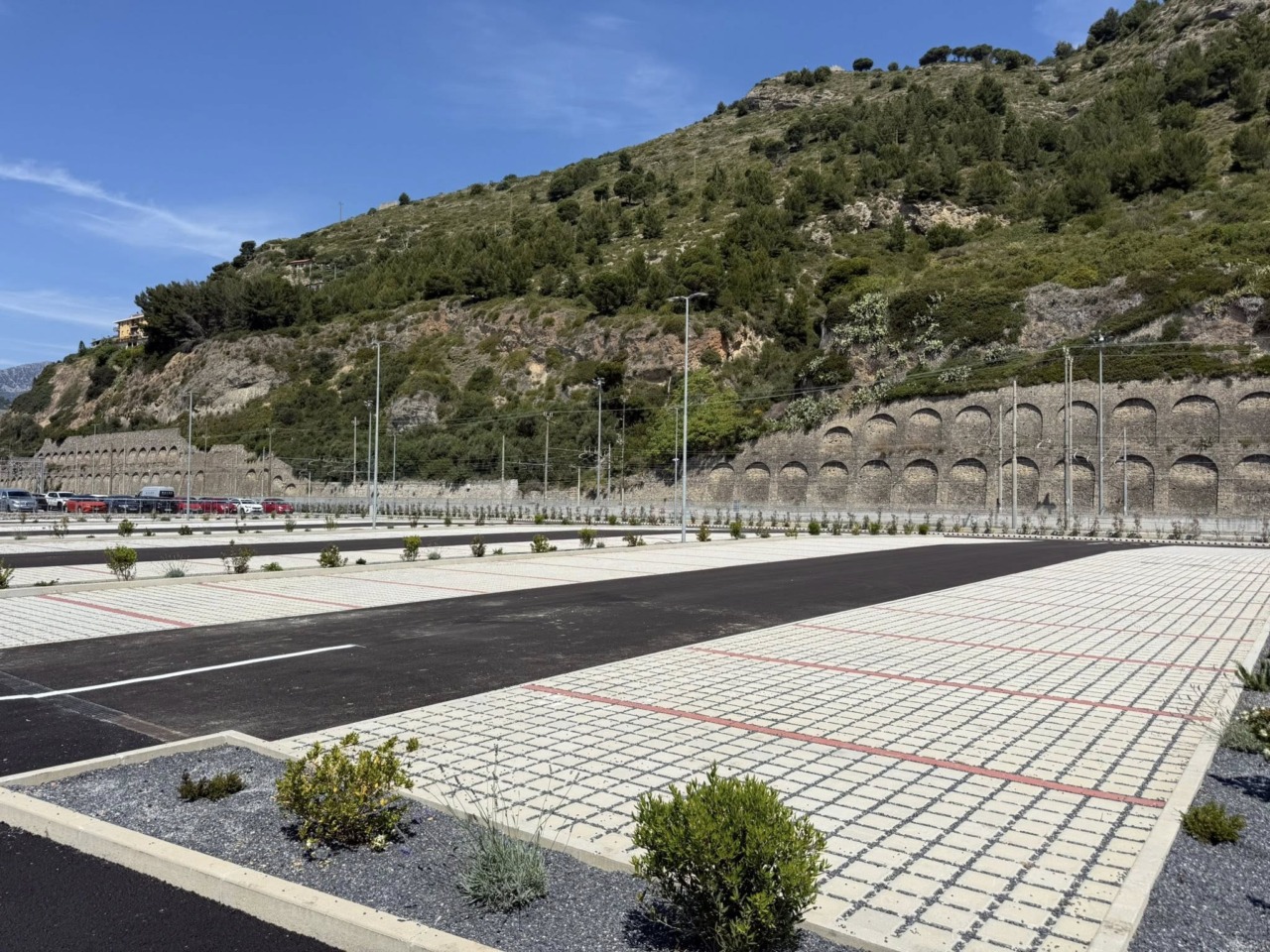 Aperto il secondo “lotto” del maxi parcheggio da 715 posti auto a Ventimiglia. Di Muro: “E’ il più grande mai realizzato in città”
