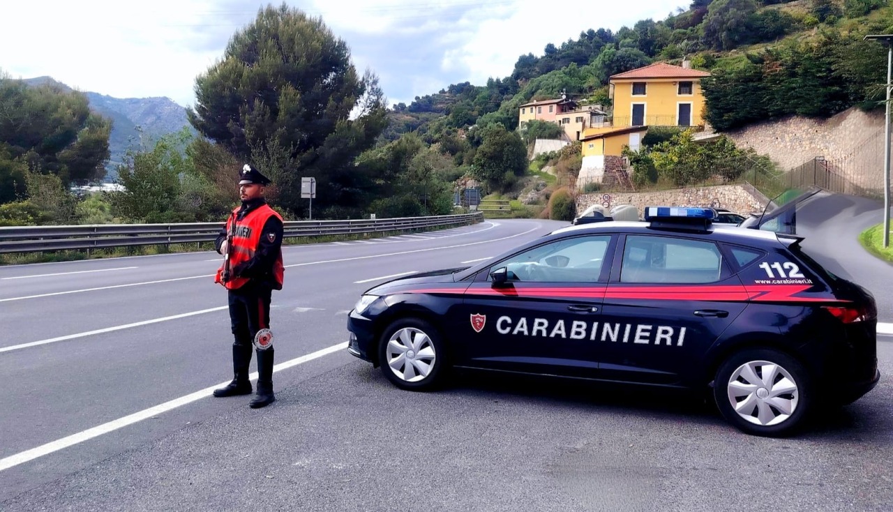 Rissa tra ubriachi sul lungomare. Tre arresti dei Carabinieri