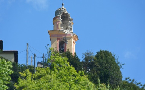 Campanile di Corte distrutto da un fulmine