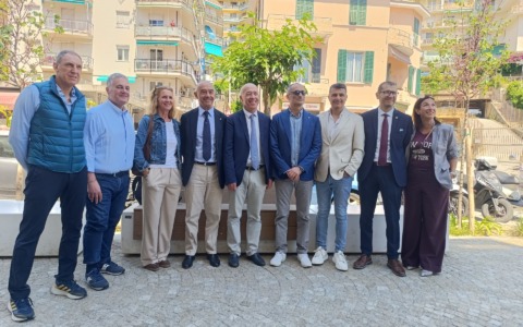Sopralluogo dell’amministrazione nel riqualificato quartiere Borgo