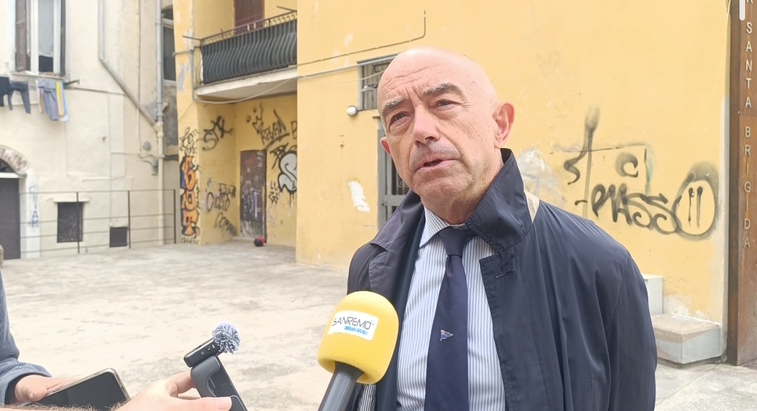 Sindaco Mager ribatte a Sanremo al Centro dopo polemica su aumenti stipendi CDA partecipate