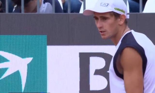 Matteo Arnaldi batte il numero 8 al mondo Alex de Minaur e vola ai sedicesimi del Master 1000 di Roma
