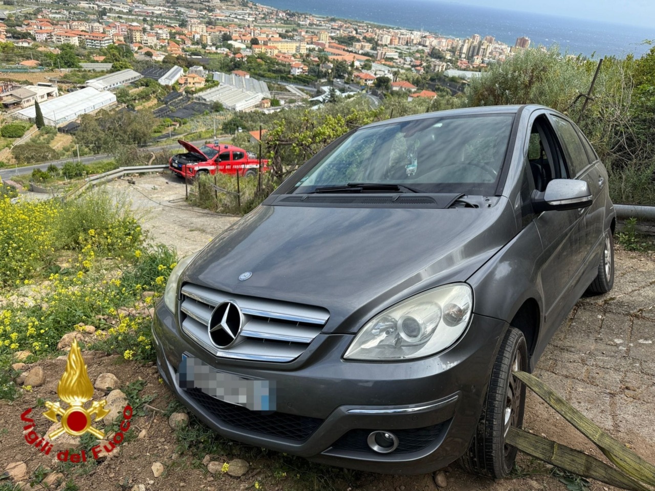 Coppia di francesi intrappolata con l’auto in campagna per colpa del navigatore