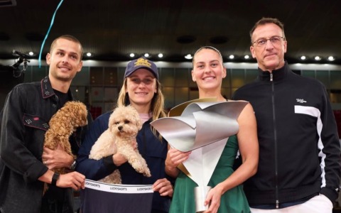 Le mani di Claudio Zimaglia fisio del Piatti Center di Bordighera dietro la vittoria di Marta Kostyuk a Madrid