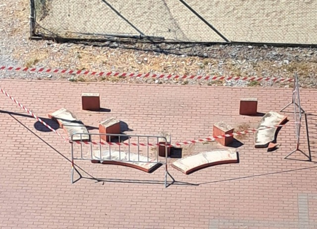 Notte folle a Ventimiglia, vandali distruggono le panchine della passeggiata Oberdan