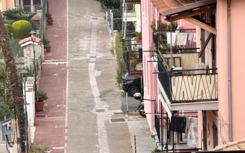 Lo scempio di via Giardino a Riva Ligure fa infuriare anche il Sindaco: lettera di diffida all’impresa