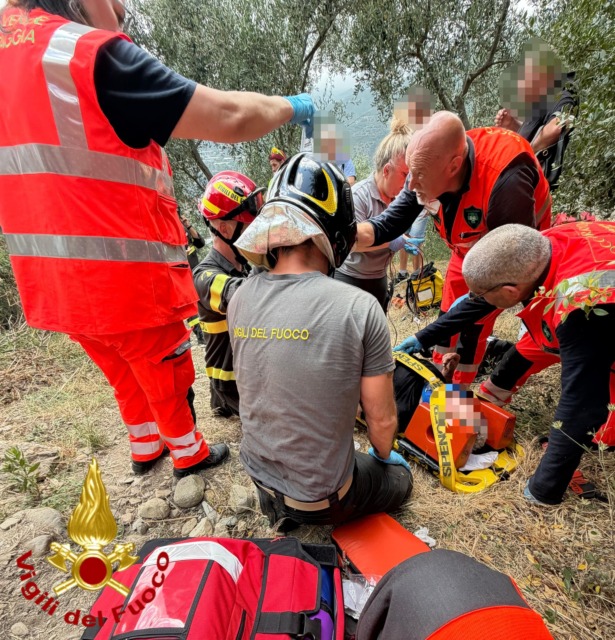Mobilitazione di soccorsi per una donna caduta nella mulattiera tra Taggia e Castellaro