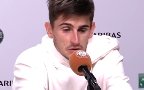 Matteo Arnaldi dopo il ritiro dalla semifinale al Roland Garros: “Una cosa che non auguro a nessuno”