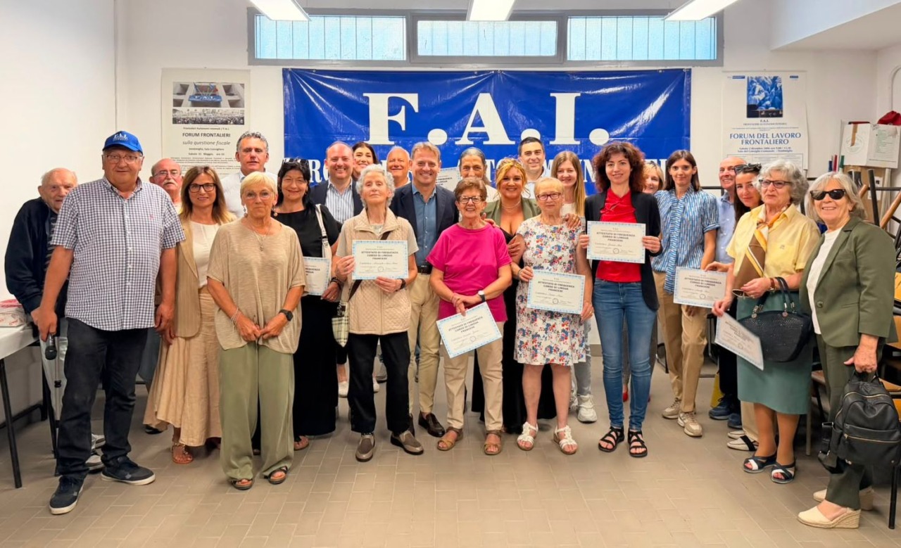 Consegna dei diplomi per i partecipanti al corso di francese di Regione Liguria